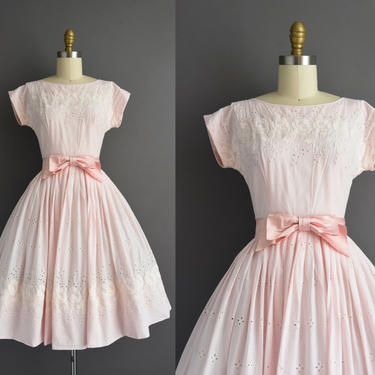 1950s vintage dress | Gorgeous Pastel Pink Floral Eyelet Sweeping Full Skirt Summer Cotton Dress | XS | 50s dress 