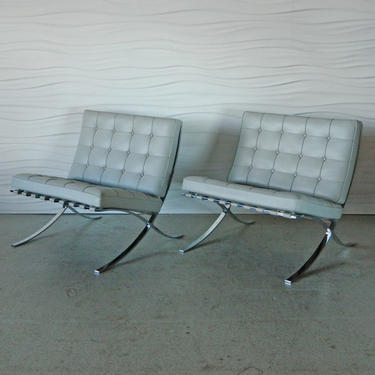 HA-C8188 Pair of Knoll Barcelona Chairs (Light Grey