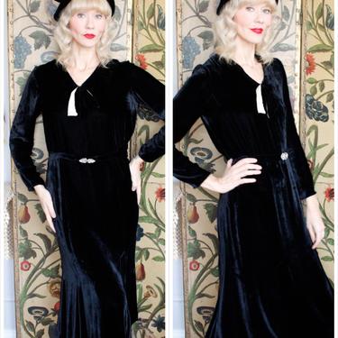 1920s Dress // Black Widow Velvet Dress // vintage 20s dress 