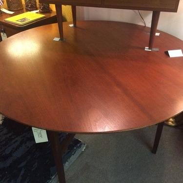 Vintage mid century modern Knoll International walnut round dining or conference table.  Diameter: 54"