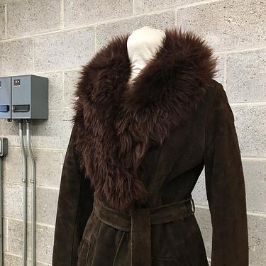 Vintage Suede and Fur Trench Coat Retro Womens Bohemian Dark Brown Tie Front Jacket with Fluffy Faux Fur Collar Winter Fashion 