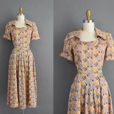 1950s vintage dress | Green Purple Yellow Floral Print Short Sleeve Dress | Medium | 50s dress 