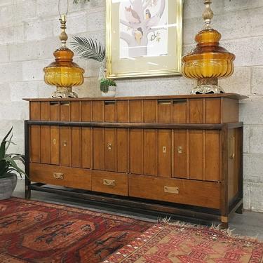 LOCAL PICKUP ONLY ----------- Vintage Credenza 
