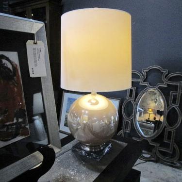 PAIR OF GLASS GLOBE LAMPS ON LUCITE BASE