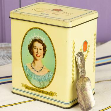 Vintage Queen Elizabeth 1953 Coronation Tea Tin with Scoop