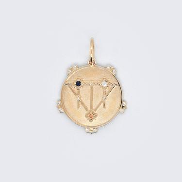 Lace Shield Medallion With Florets - 3 Stones