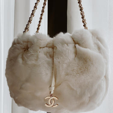 Vintage 90's CHANEL CC Charm White FUR Leather Gold Chain Shoulder Bag Purse 