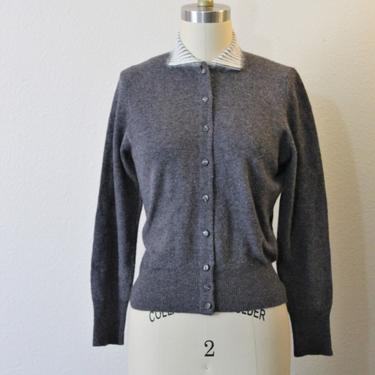 Vintage 1950s Gray White Lambswool Angora button Cardigan Sweater Susan Thomas // Modern Size US 0 2 4 6 xs Small 