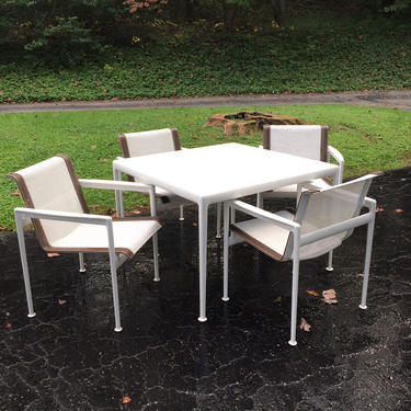 HA-1819899 Rrichard Schultz 1966 Collection Table and Four Chairs
