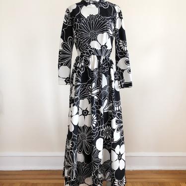 Black and White Floral Print Maxi Dress with High Neck - 1970s 