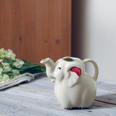 Vintage elephant creamer / Shawnee creamer / animal pitcher / retro kitchen / coffee tea condiment server / Shawnee elephant pottery 