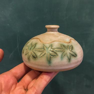 Small, Ceramic Keepsake Jar with Wavy Lid, Floral Design, Gift, Jewellery Box, Handmade Stonewear 