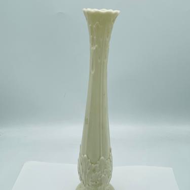 Lenox Classic Ivory Florentine Porcelain Bud Vase with Acanthus Leaf Embossed 