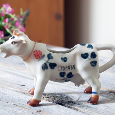 Vintage cow creamer / spotted cow pitcher / farmhouse decor / cow collector gift / cottage kitchen / retro kitchen / animal pitcher 