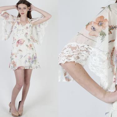 Vintage 70s Kimono Sleeve Dress / Big Fluttery Handkerchief Sleeves Dress / 1970s Butterfly Print Prairie Lawn Mini Dress 