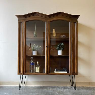Mid Century Modern Display Curio Cabinet 