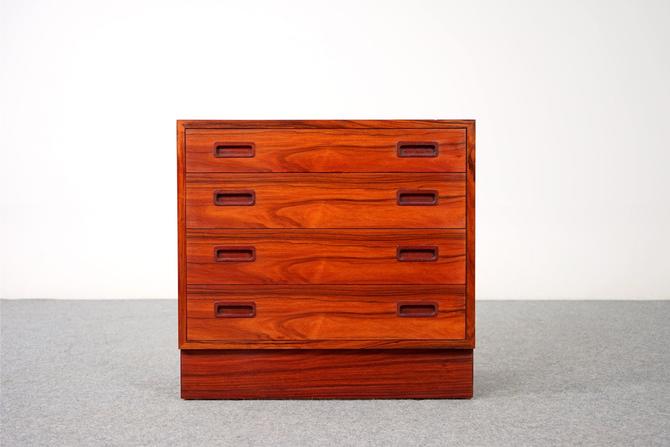 Scandinavian Rosewood Dresser - (319-214.2) 