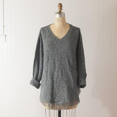 90s gray textured longe sleeve fringed sweater // vintage womens clothing // lightweight long sleeve tunic fringe hem size XL plus size 