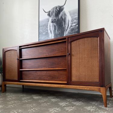 Vintage Mid Century Modern Buffet Credenza Sideboard by Lane’s Rhythm Collection *Local Pick Up Only 