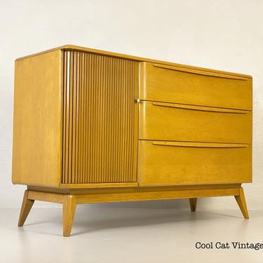 Heywood Wakefield Tambour Door Credenza in Wheat #M 1542, Circa 1958 - *Please see notes on shipping before you purchase. 