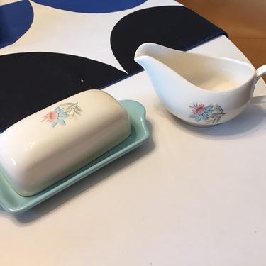 Stuebenville Pottery Fairlane butter dish and gravy boat 