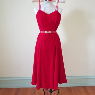 Vintage Red Velvet Dress | Red Gown | Velvet Gown | Sweetheart Dress | Vintage Red Dress | Vintage Red Velvet Dress 