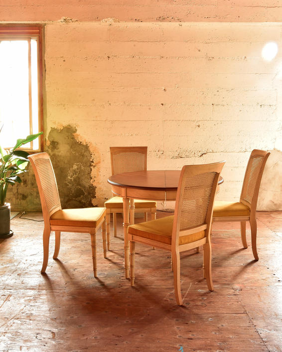 Vintage Dining Table, Two Leafs and 4 Chairs