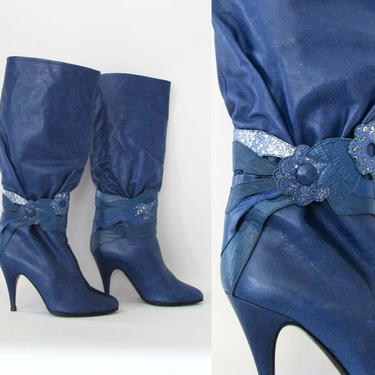 ELECTRIC BLUE Vintage 80s Mary Popps Boots, 1980s Italian Stiletto Boots, Embossed Leather Floral Applique Trim, Made in Italy | Size 36 1/2 