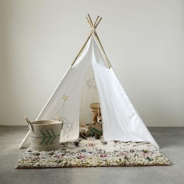 Dreamy Child's Canvas Teepee with Sheep