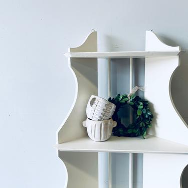 Small Cream Corner Hanging Shelf | Shabby Chic Hanging Shelf | Corner Wall Hung | Tabletop Curio | Bathroom Shelf | Spice Rack 