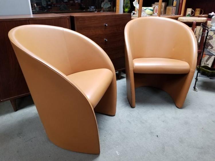 Pair of Mid-Century leather Intervista Chairs by Lella and Massimo Vignelli for Poltrona Frau