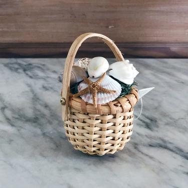 Miniature Nantucket Baskets with Seashells 