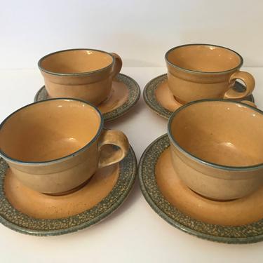Vintage  Pfaltzgraff American Pattern  Coffee cups Set of 4 