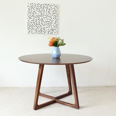 “Melbourne” Walnut Round Dining Table