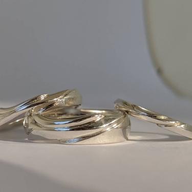 Wide Fleur Carved Ring 6mm knife edge - Everyday Flora Floral Stacker Sculptural Gold Platinum Silver Wedding Band Traditional modern 