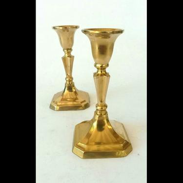 Pair of Candlesticks Solid Brass Candle Holder Candelabra Set of 2 Antique Square Base Romantic Boudoir Lighting Candles Centerpiece Table 