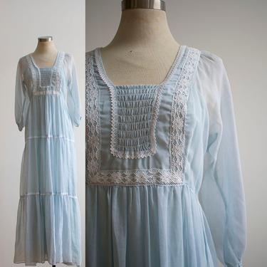 1970s Pale Blue Boho Dress / 1970s Blue Maxi Dress / Blue and White Lace Gown / Vintage Bohemian Hippie Maxi Dress / Vintage Bridesmaid 