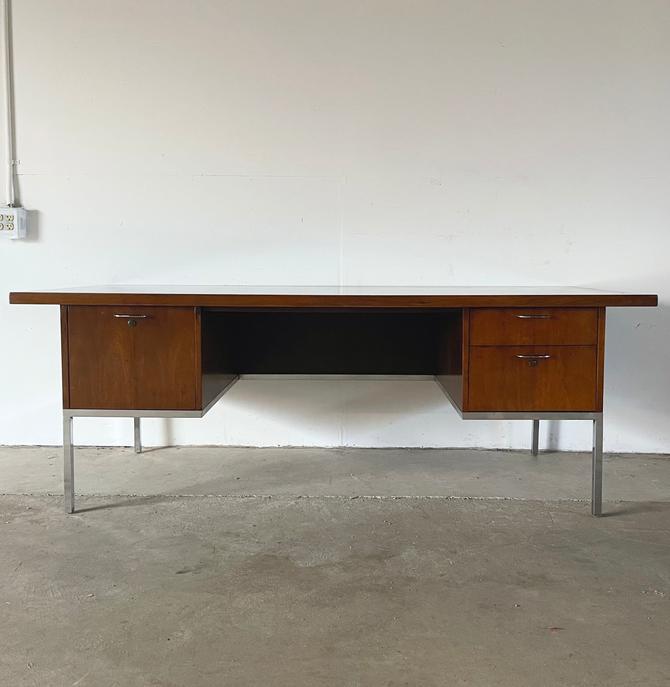 mid-century-modern-executive-desk-by-directional-furniture-second-hand-stories-ashbury-park-nj
