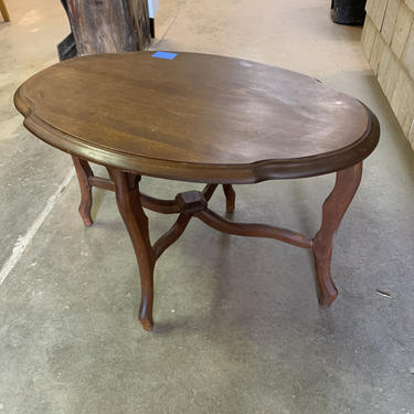 Cute little wood 4 legged coffee table, 29 1/2 x 19 1/2 x 18 1/2”