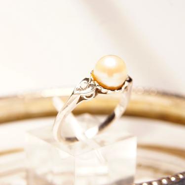 Vintage 14K White Gold Pearl Diamond Accent Ring, 8mm Round Pearl, Diamond Shoulders, .06 TCW, White Gold Band, Size 6 1/4 US 