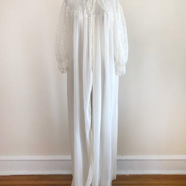 Ivory Robe with Lace and Pleats - 1960s 