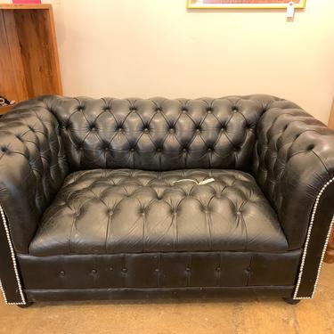 Gorgeous Vintage Chesterfield Black Leather Loveseat Sofa 
