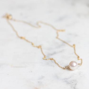 Charming Pearl Drop Necklace
