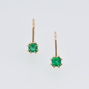 Zephyr Emeralds Earrings