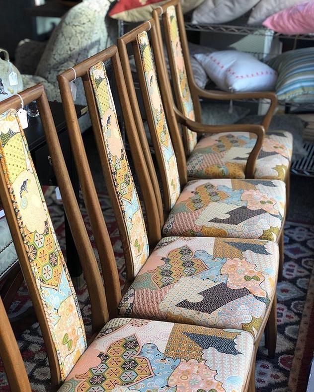                  Awesome MCM dining chairs with groovy upholstery!