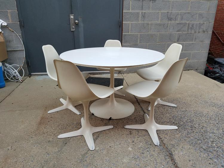 Burke Tulip Table and 5 Chairs