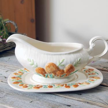 Vintage ceramic mushroom gravy boat / mushroom pattern pitcher / vintage serving ware / hand painted ceramic gravy server 