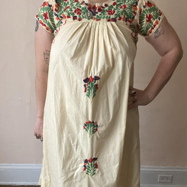 60s 70s Embroidered Mexican Dress Muumuu Size S / M 