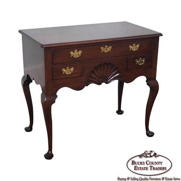 Kittinger Historic Newport Collection Queen Anne Mahogany Lowboy 