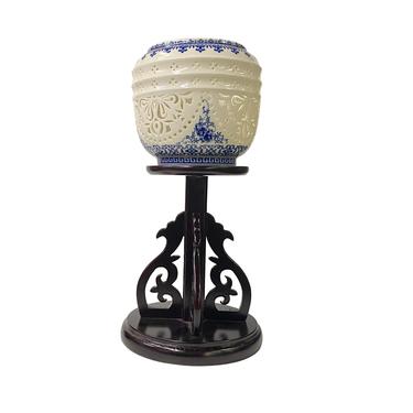 Chinese White Porcelain Shade Wood Pedestal Base Table Lamp ws1356E 